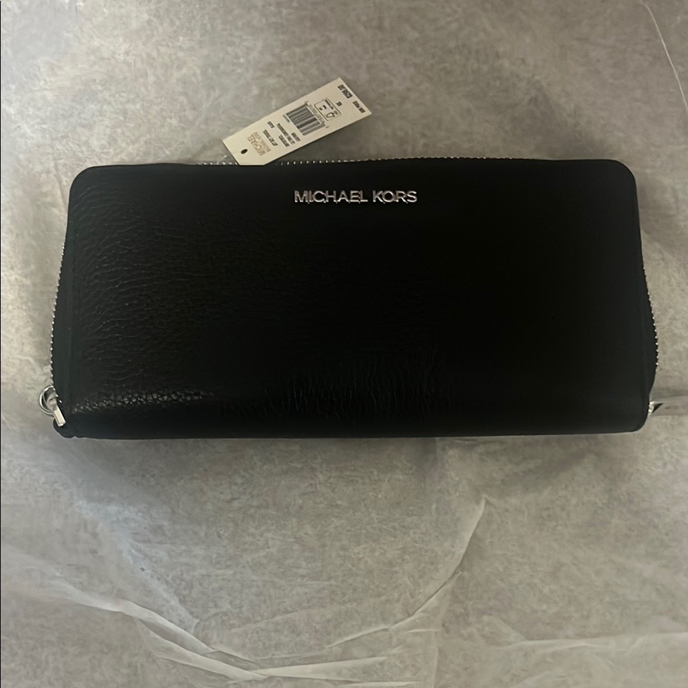 NWT Michael Kors Black Leather Zip Wallet with Wriststrap